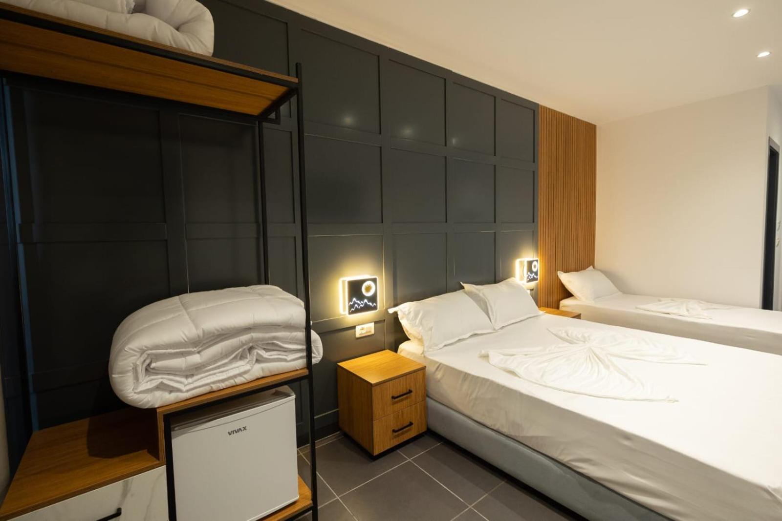 Aglon Twin'S Hotel Vlorë Εξωτερικό φωτογραφία