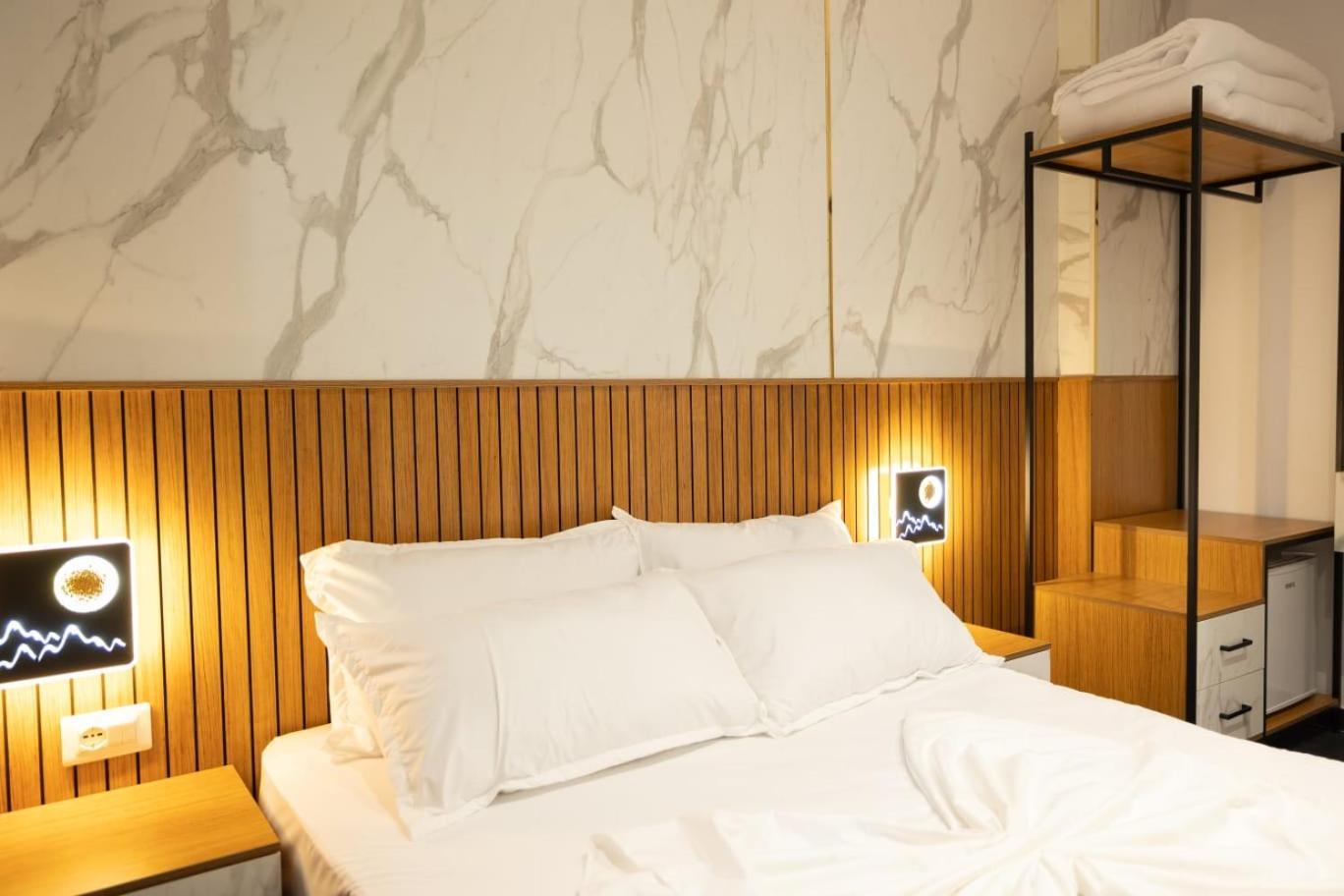 Aglon Twin'S Hotel Vlorë Εξωτερικό φωτογραφία
