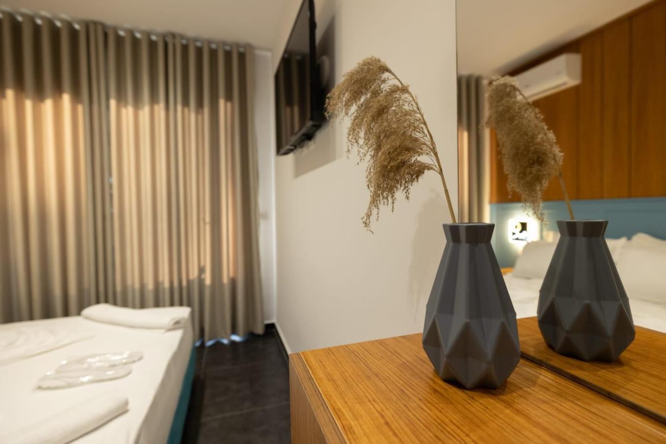 Aglon Twin'S Hotel Vlorë Εξωτερικό φωτογραφία